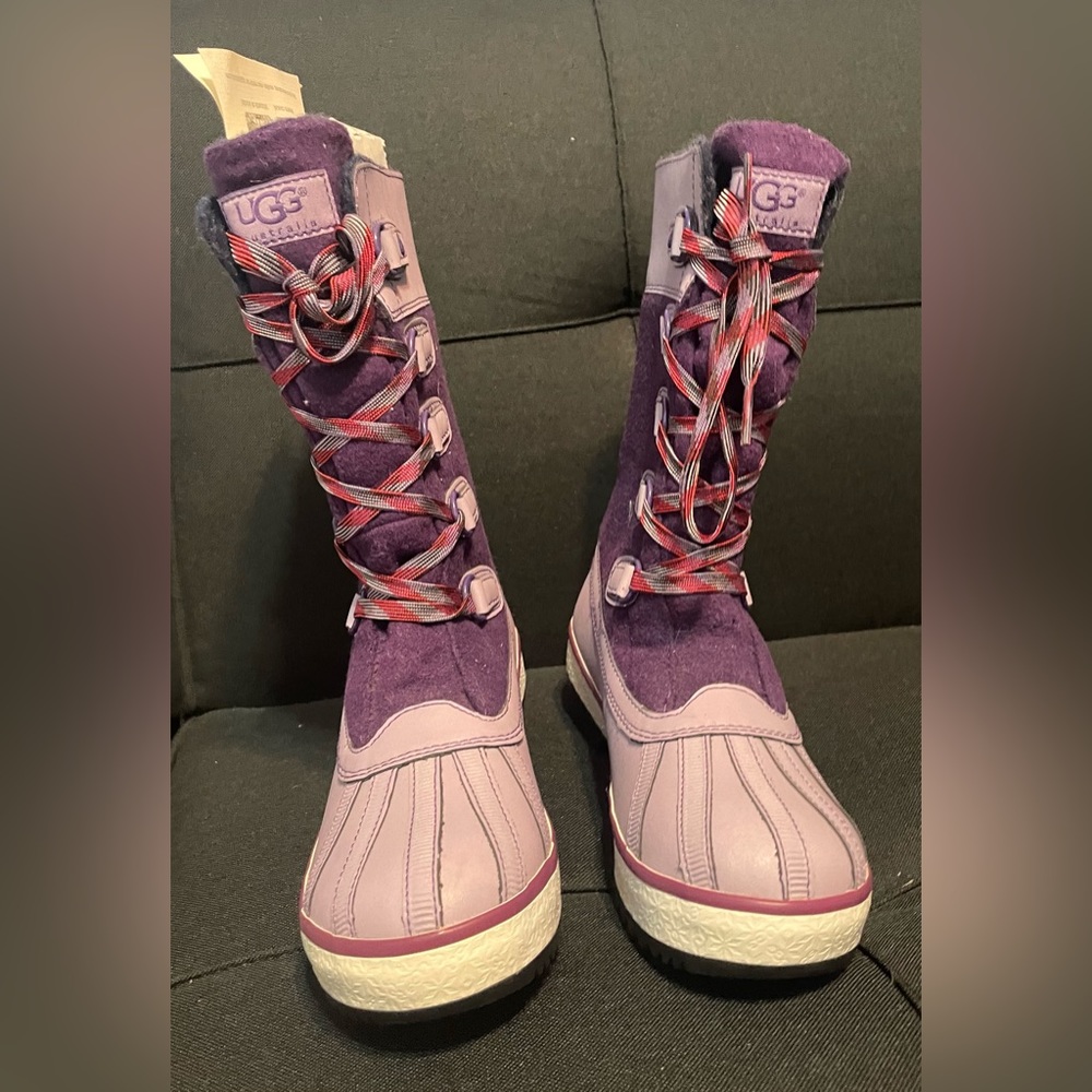Winter boots -20celcius/-4fahrenheit size 5. Never worn. Smoke free home - Picture 2 of 5